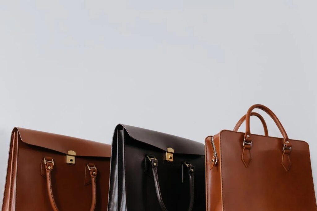 What to Consider When Buying Leather Messenger Bags